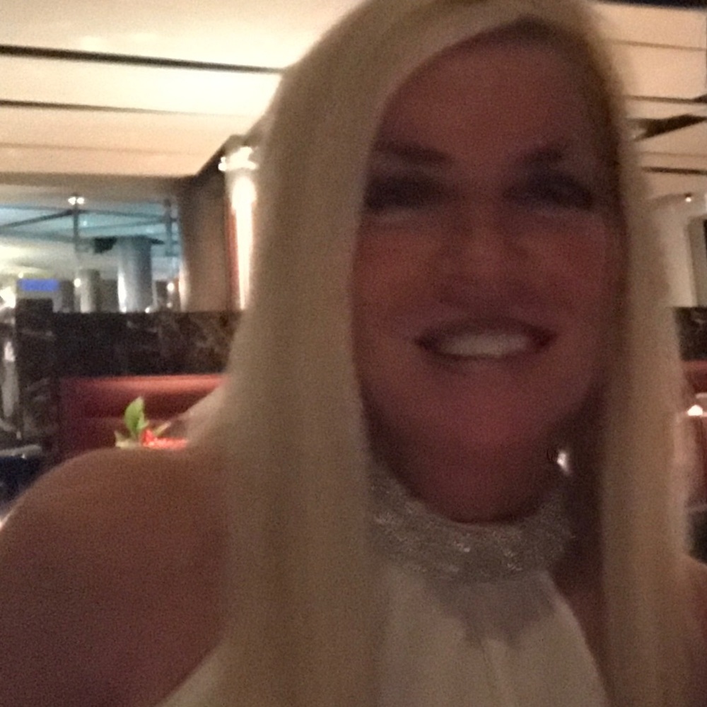 Meet your Posher, Debbie